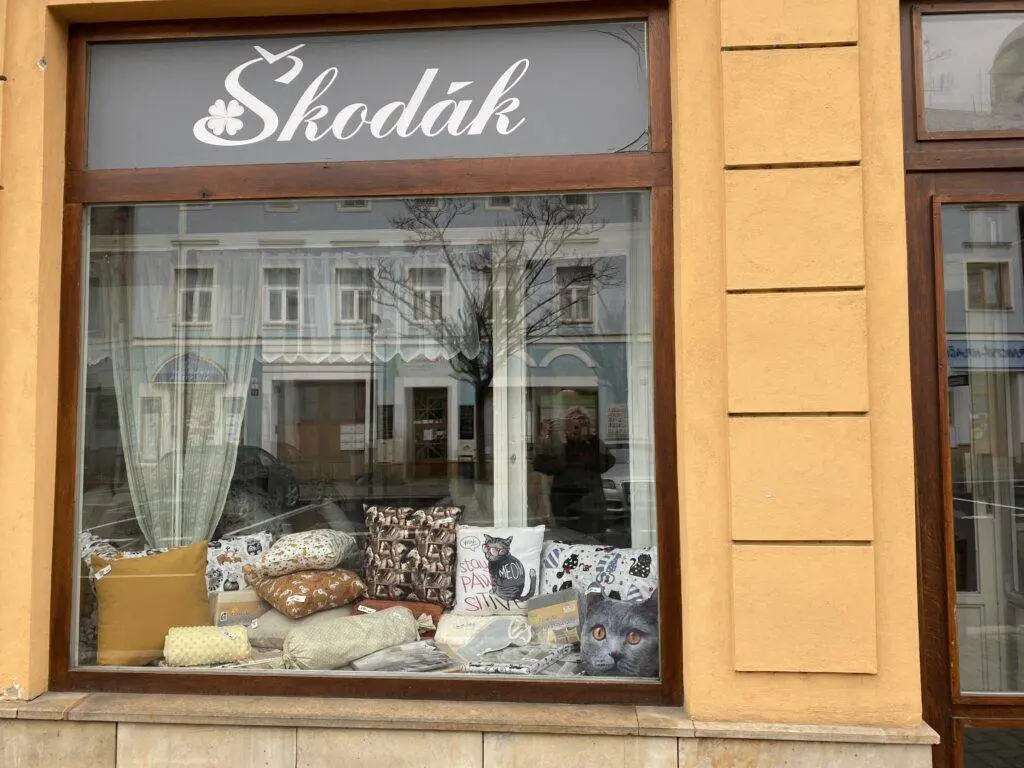 Kamenná Prodejna Bytového Textilu Škodák Šternberk pohled z venku