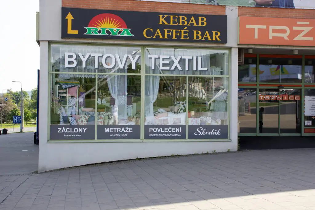 Kamenná prodejna Bytového Textilu Škodák ve Zlíně