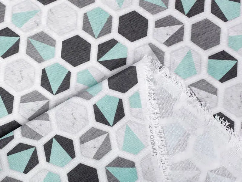 LONETA se vzorem mentolový hexagon metráž Škodák