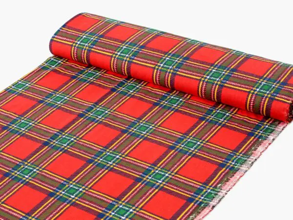 Bavlněná látka skotské káro červená metráž značky Škodák.