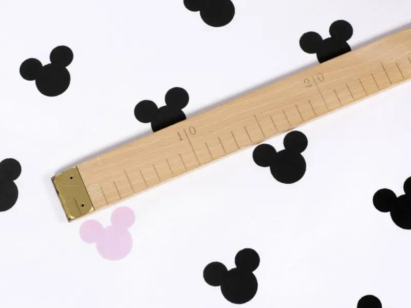 Bavlněná látka mickey mouse na světle růžové metráž značky Škodák.