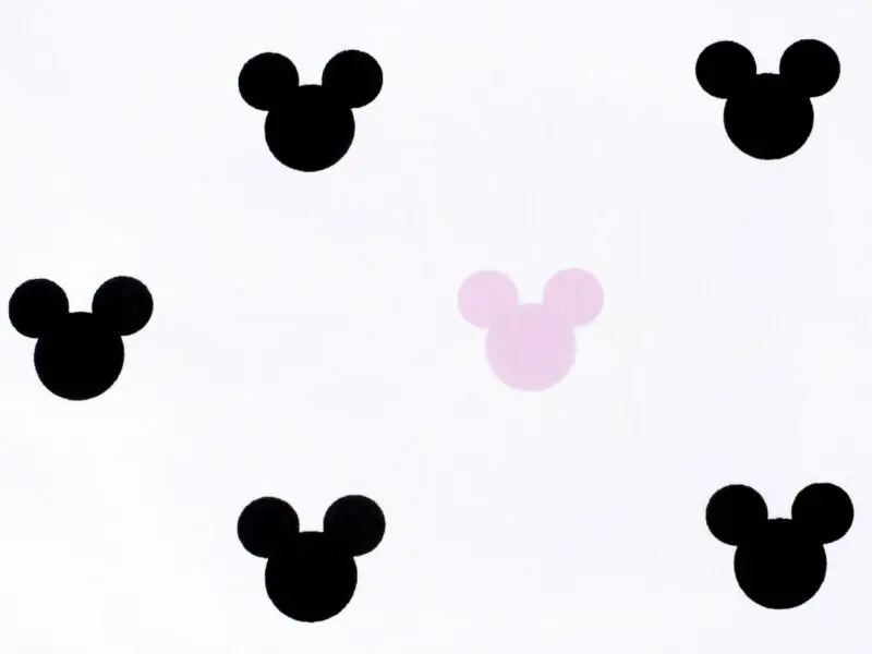 Bavlněná látka mickey mouse na světle růžové metráž značky Škodák.