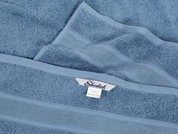 Froté ručník tmavě modrý - Gora značky Škodák.