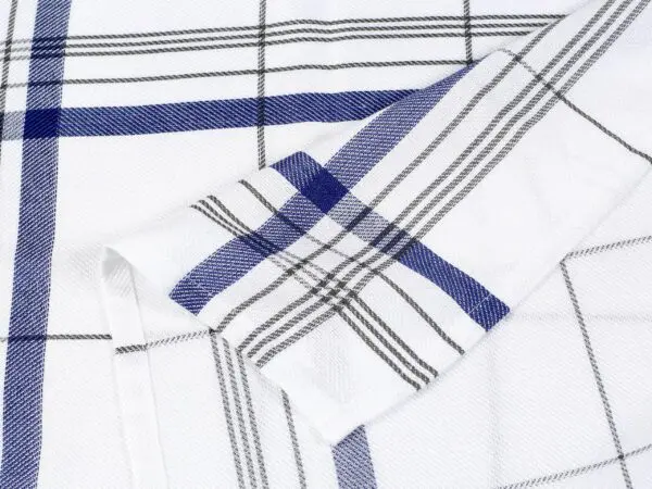 Bambusová utěrka s modrými proužky značky Škodák.