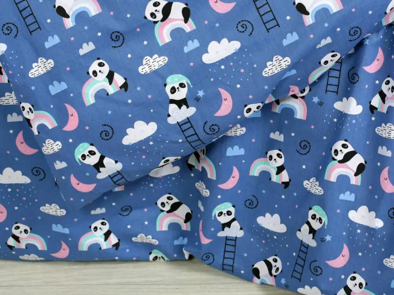Bavlněné povlečení pandy s duhou na modré značky Škodák