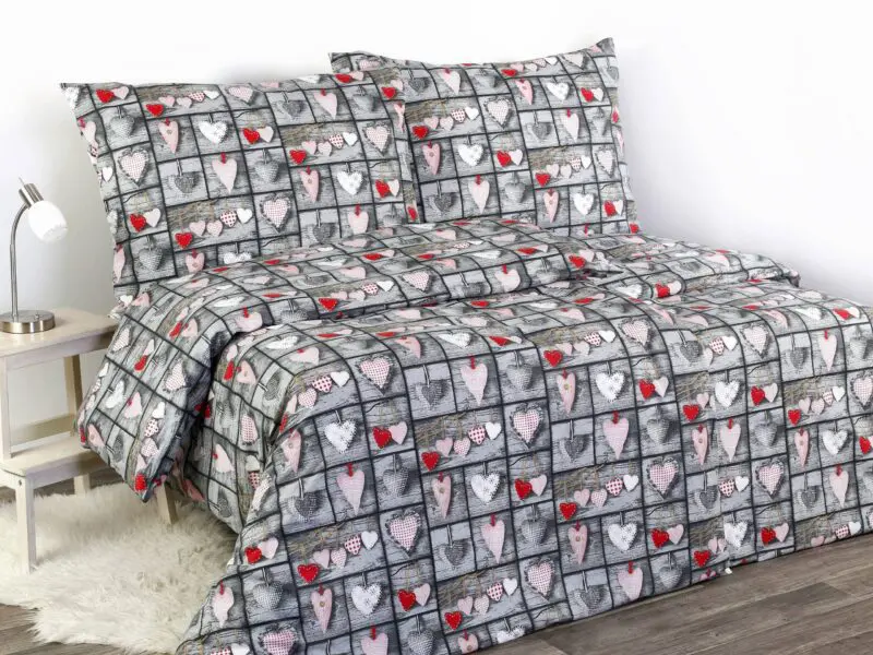 Bavlněné povlečení patchwork červená srdce značky Škodák