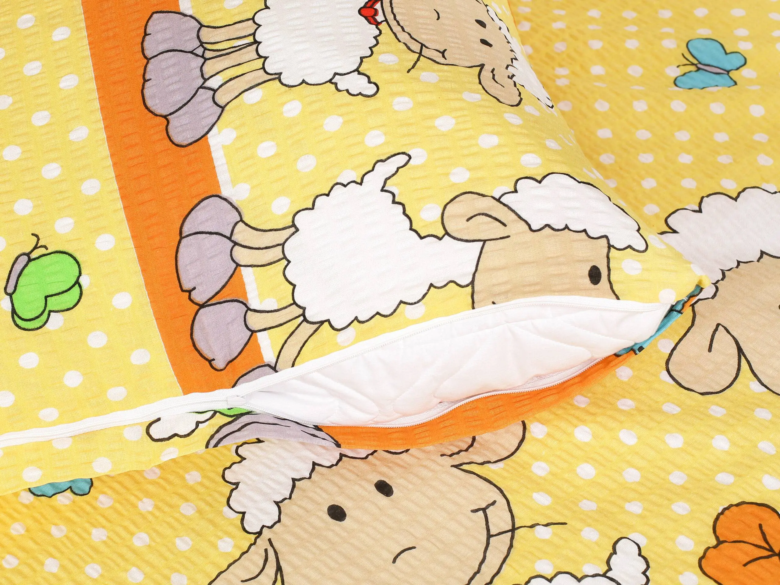 Krepové povlečení ovečky na žluté značky Škodák