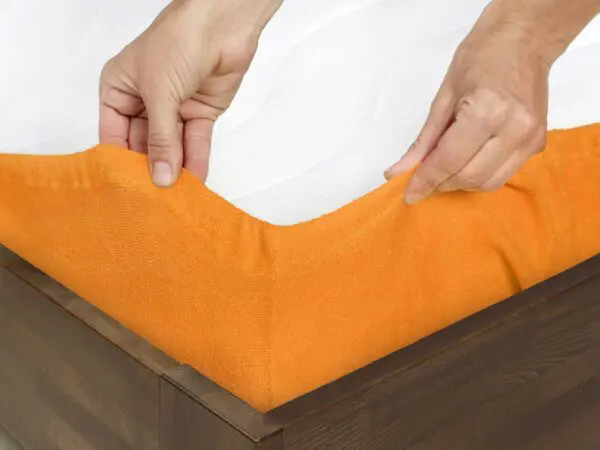 Froté prostěradlo oranžové značky Škodák
