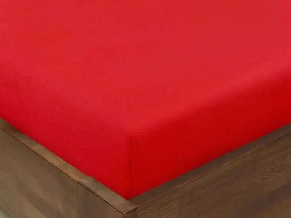 Bavlněné napínací prostěradlo červené značky Škodák