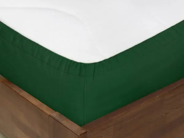 Bavlněné napínací prostěradlo lahvově zelené značky Škodák