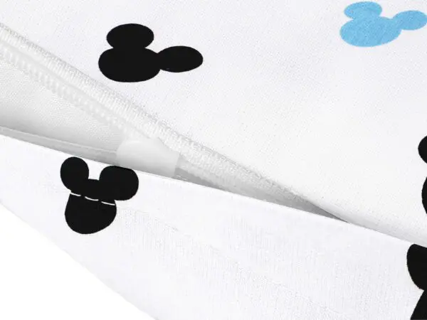 Bavlněný povlak na polštář Mickey Mouse růžový značky Škodák.