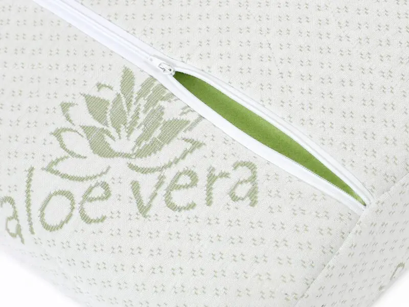 Anatomický polštář Aloe Vera z líné pěny značky Škodák.