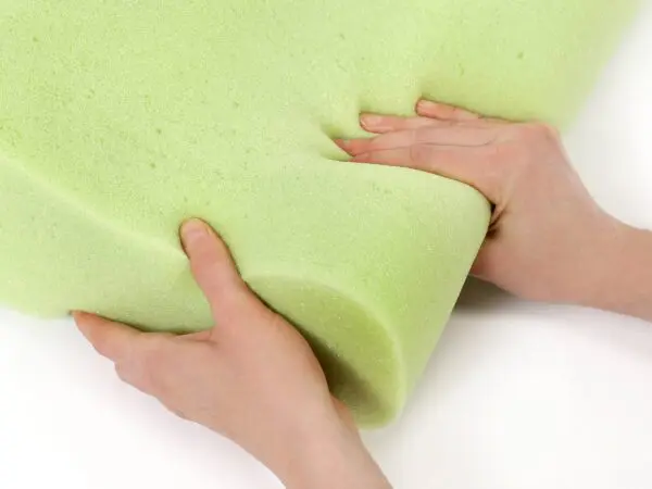 Anatomický polštář Aloe Vera z líné pěny značky Škodák.