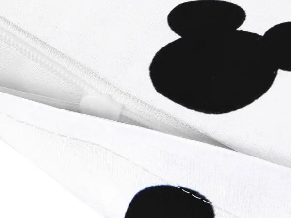Bavlněný povlak na polštář Mickey Mouse růžový značky Škodák.