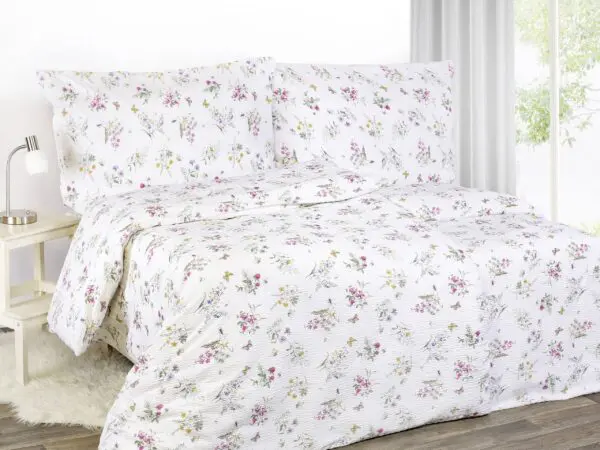Krepové povlečení louka s motýlky značky Škodák