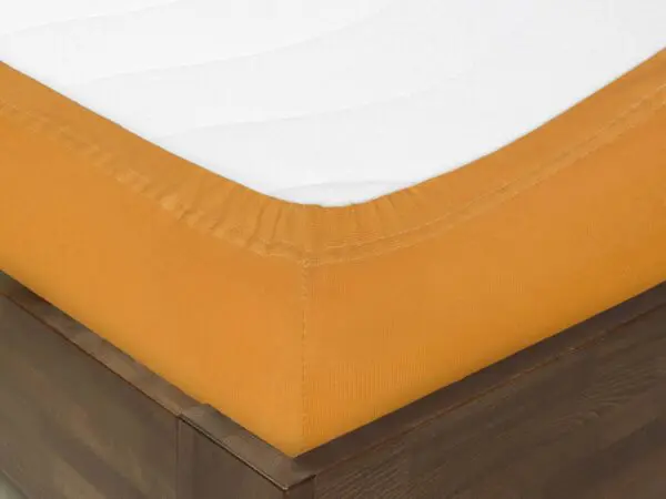 Jersey dětské prostěradlo do postýlky oranžové značky Škodák.