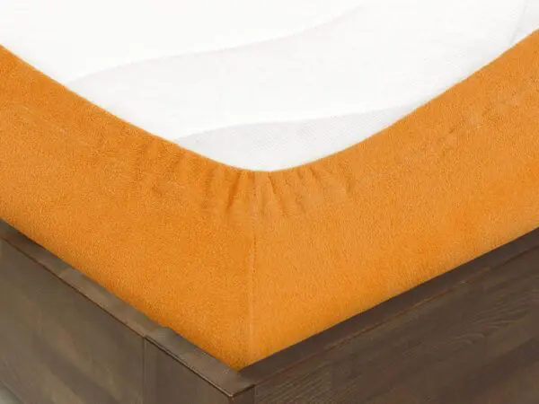 Froté dětské prostěradlo do postýlky oranžové značky Škodák.