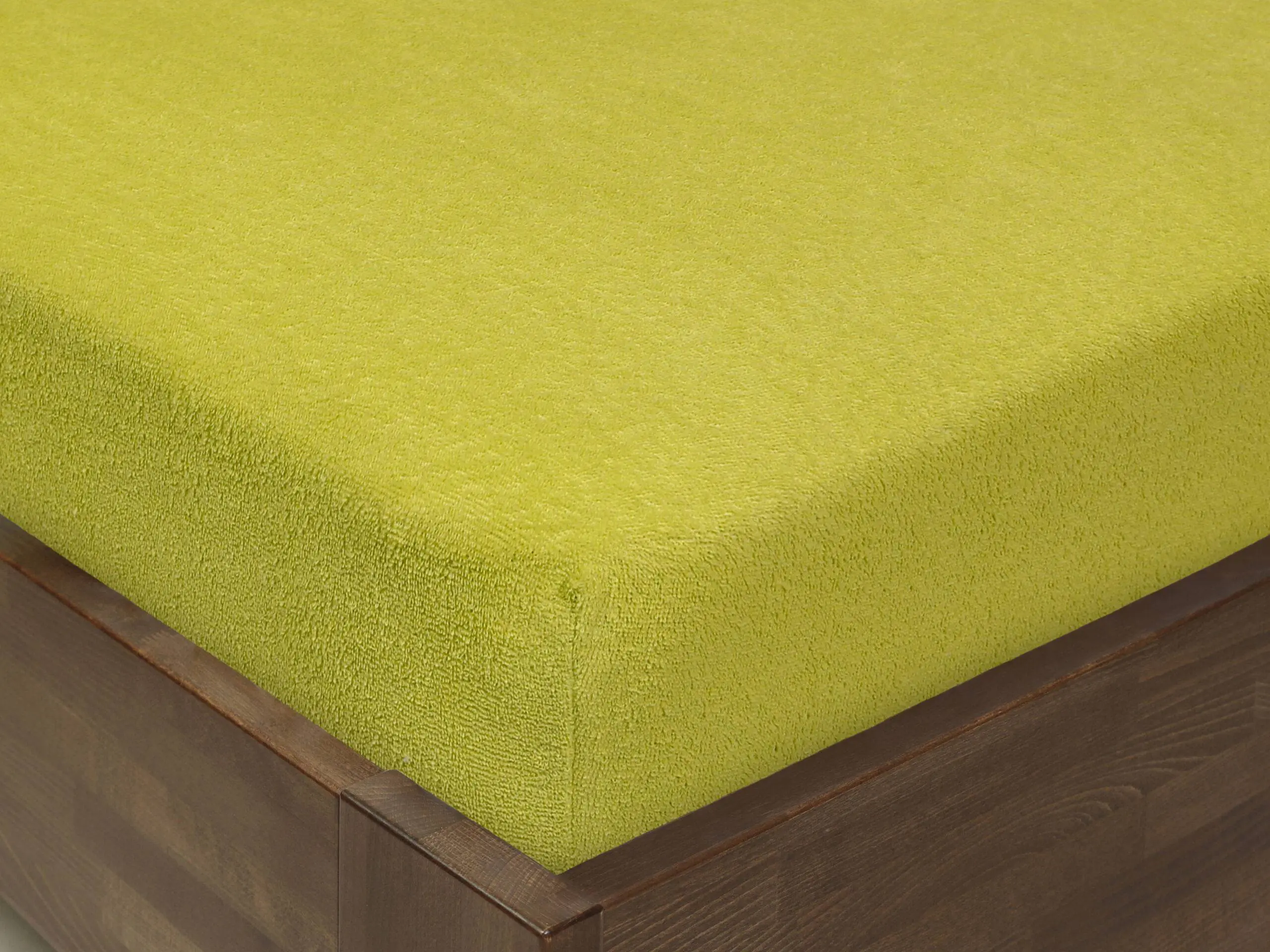 Froté dětské prostěradlo do postýlky žlutozelené značky Škodák.