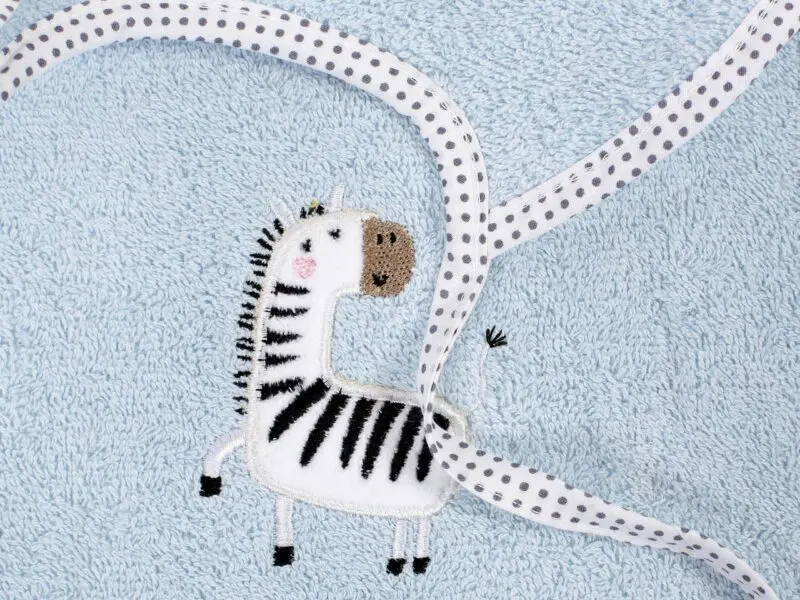 Froté bryndák Zebra světle šedý značky Škodák