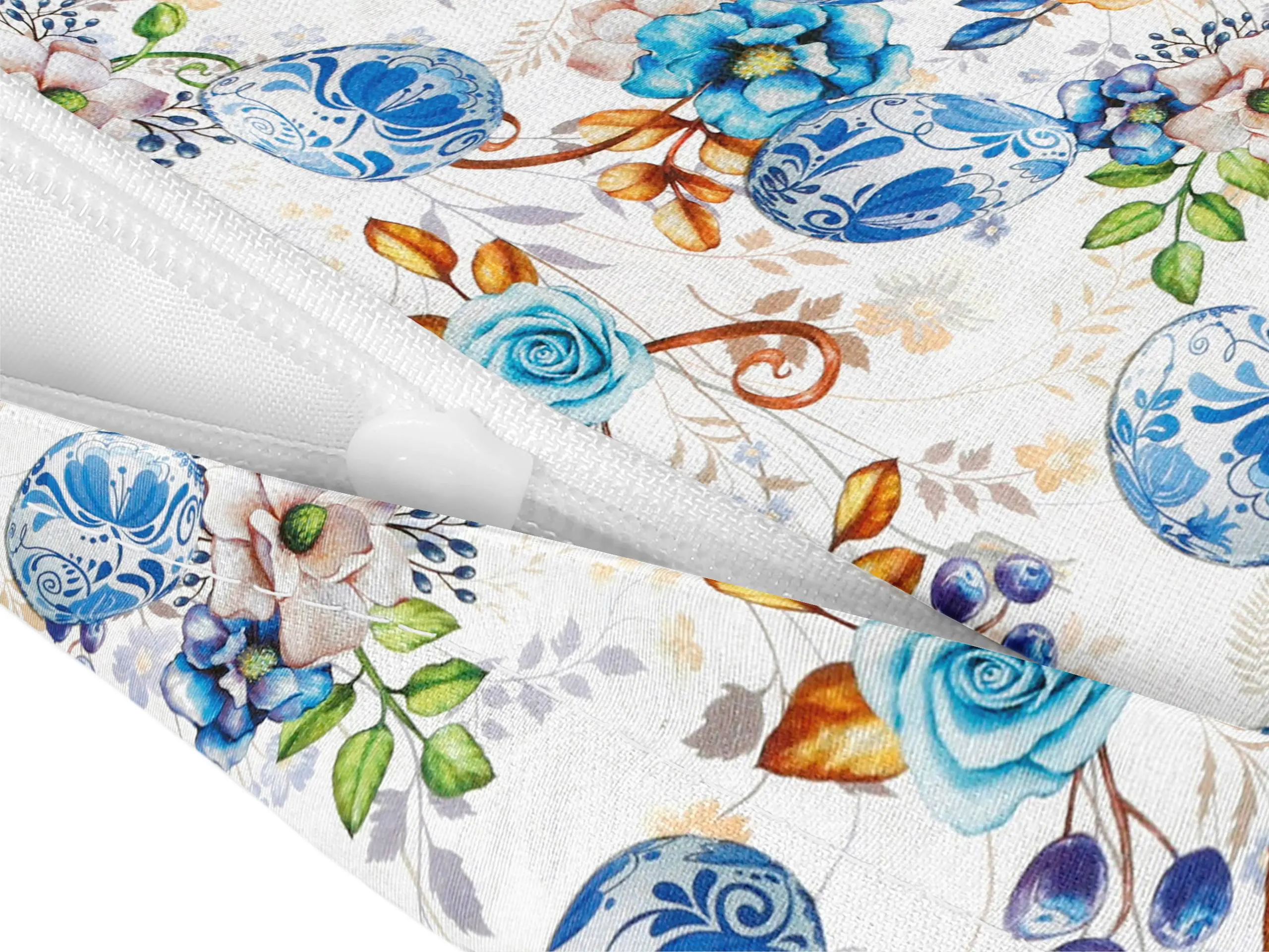 Povlak na polštář LONETA modré kraslice značky Škodák.