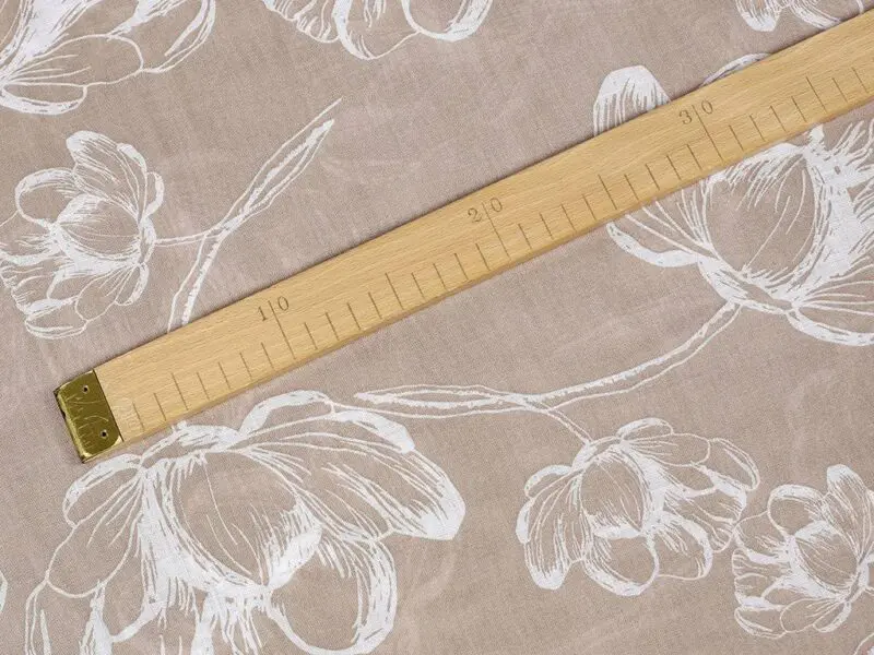 Žakárová záclona s olůvkem hnědý květ vzor 26314 značky Škodák.