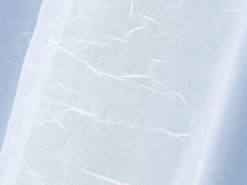 Krešovaný voál bílý vzor 1031 značky Škodák.