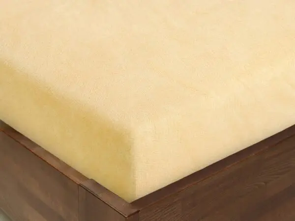 Mikroplyšové prostěradlo krémově žluté značky Škodák