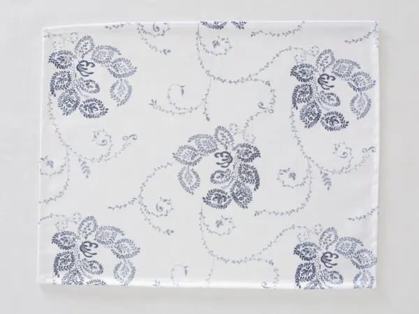 Bavlněné prostírání modré ornamenty na bílé značky Škodák