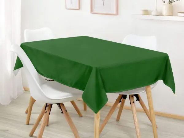 Hranatý ubrus Loneta tmavě zelený značky Škodák.