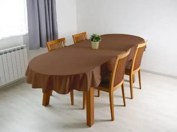 Oválný ubrus Loneta tmavě hnědý značky Škodák.