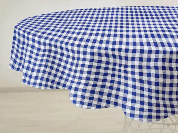 Kulatý bavlněný ubrus modré káro značky Škodák