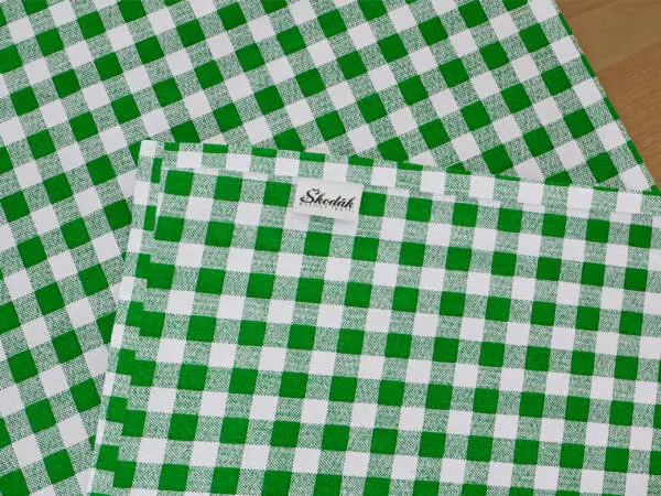 Bavlněný běhoun zelené káro značky Škodák