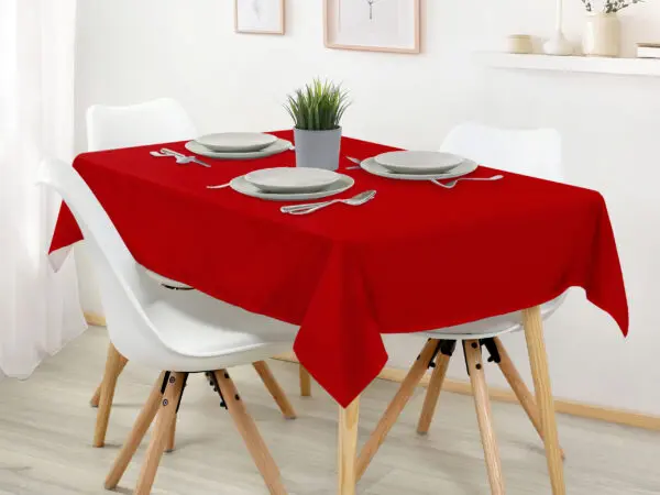 Hranatý ubrus Loneta sangria značky Škodák.
