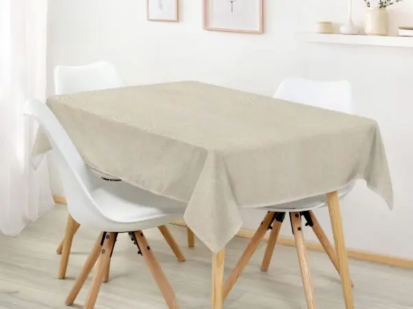 Hranatý ubrus Loneta zlatý značky Škodák.