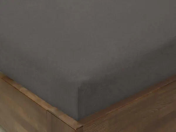 Napínací prostěradlo jersey tmavě šedé do školky značky Škodák.
