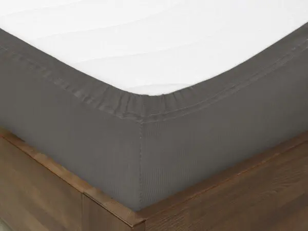 Dětské jersey napínací prostěradlo tmavě šedé do postýlky značky Škodák