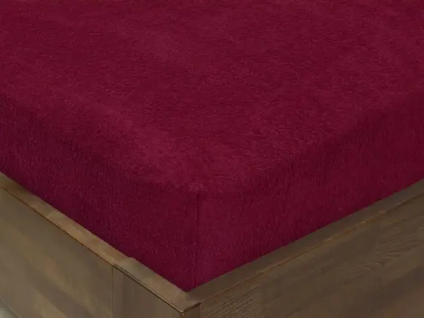 Napínací prostěradlo froté vínové do školky značky Škodák.