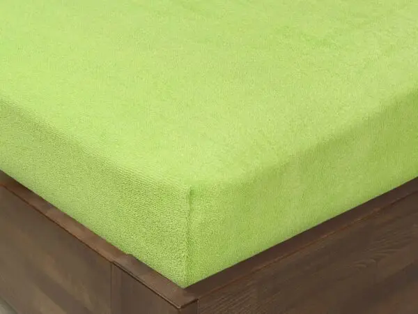 Napínací prostěradlo froté světle zelené do školky značky Škodák.