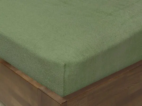 Napínací prostěradlo froté khaki do školky značky Škodák.