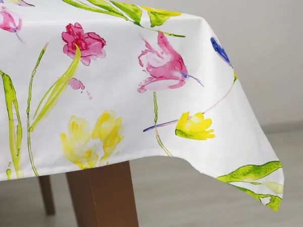 Hranatý bavlněný ubrus žluté květy s tulipány značky Škodák