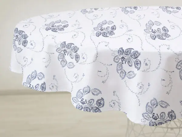 Kulatý bavlněný ubrus modré ornamenty na bílé značky Škodák