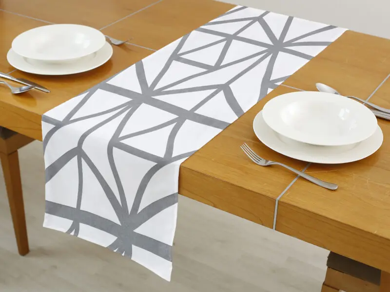 Bavlněný běhoun šedé geometrické tvary značky Škodák