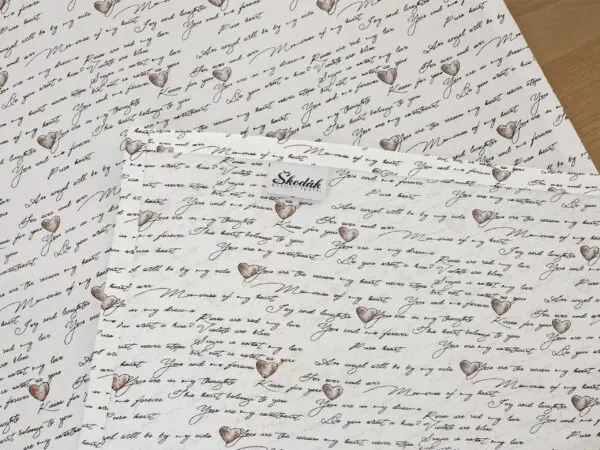 Bavlněný běhoun srdíčka s textem značky Škodák