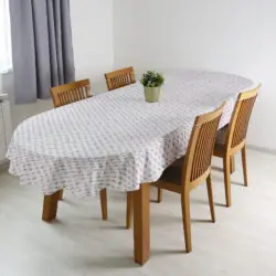Oválný bavlněný ubrus kytičky na bílé značky Škodák