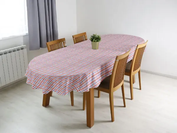 Oválný ubrus Loneta modré a červené kostky se srdíčky značky Škodák