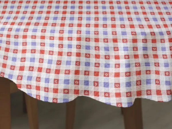Oválný ubrus Loneta modré a červené kostky se srdíčky značky Škodák