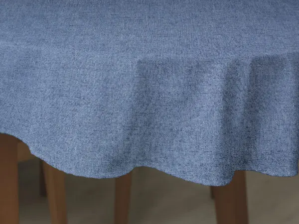 Oválný ubrus Loneta modrý režný značky Škodák