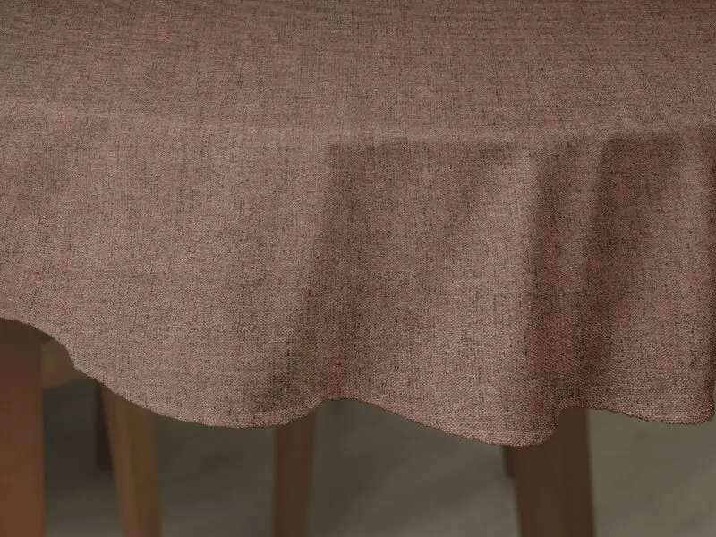 Oválný ubrus Loneta hnědý režný značky Škodák