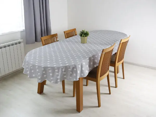 Oválný ubrus Loneta puntíky na šedé značky Škodák
