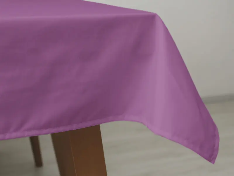hranatý ubrus Loneta levandulový značky Škodák